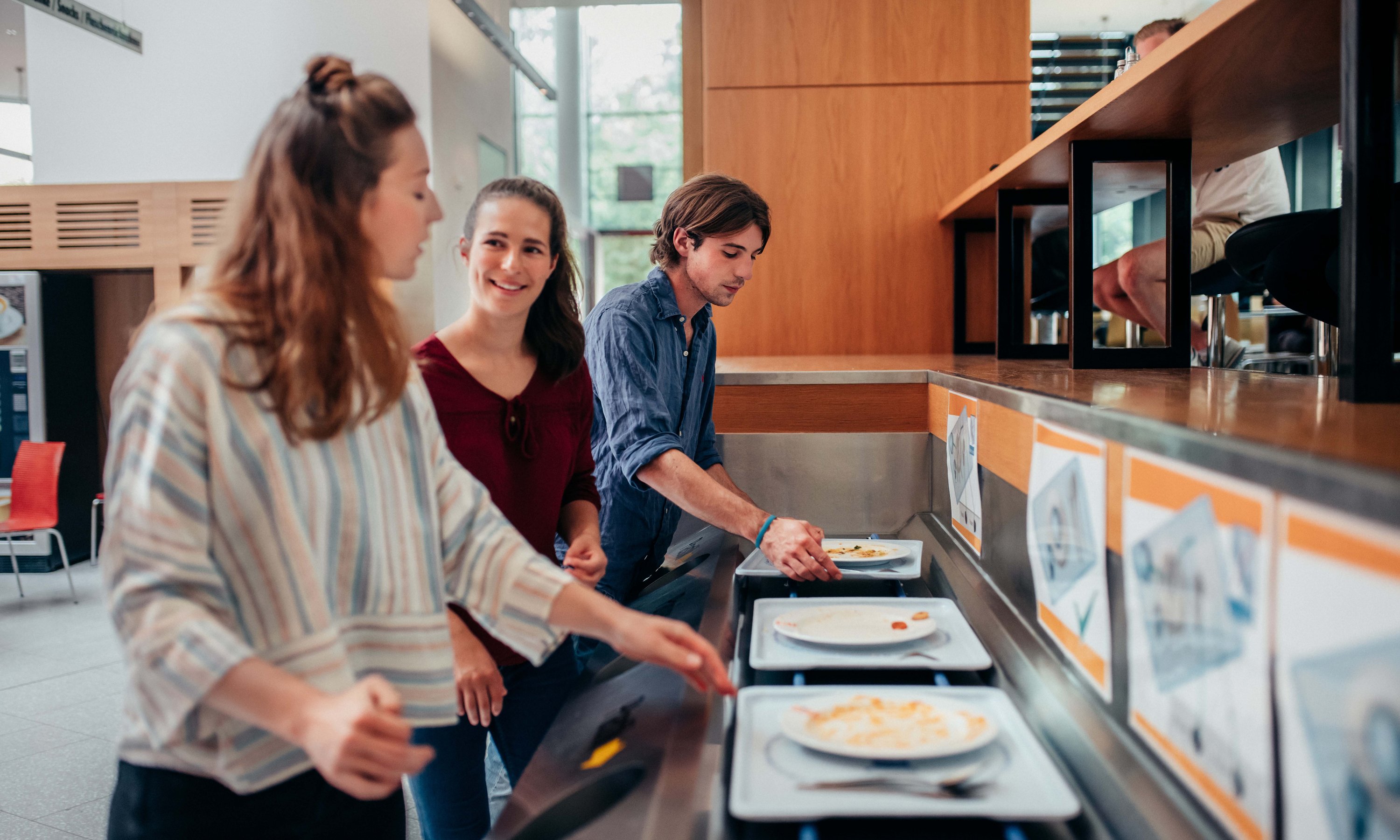 Studenten- und Studierendenwerke fordern 1,6 Milliarden Euro Bund-Länder-Mittel für die Sanierung, Modernisierung und den Ausbau ihrer Mensa-Kapazitäten.